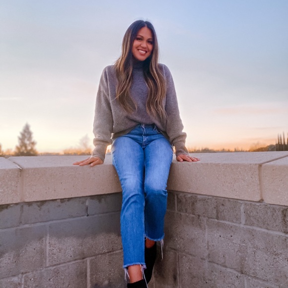 Meet the Posher Other - Meet your Posher, Hillary